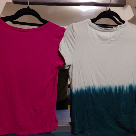 Old Navy Super Soft Tee women's small/petite, 2-tone teal green - Picture 3 of 3